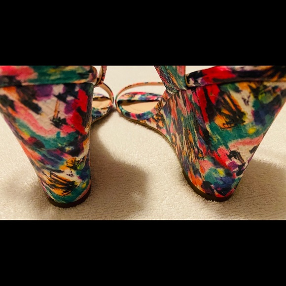 Brand New Stylish Wedges By KELLY & KATIE - box 28 - Picture 6 of 10